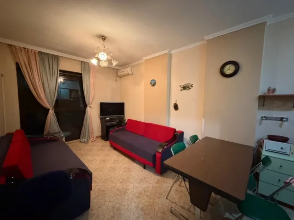 Durres, jepet me qera apartament 1+1+Ballkon Kati 3, 63 m² 350 € (plazh)