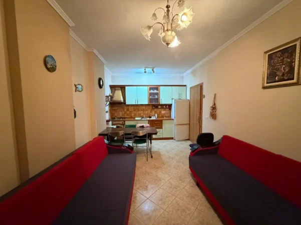 Durres, jepet me qera apartament 1+1+Ballkon Kati 3, 63 m² 350 € (plazh)
