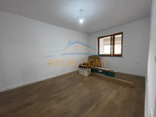 Tirane, jepet me qera apartament 2+1 Kati 2, 96 m² 1.000 € (Pazari i ri)