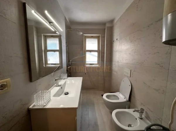 jap me qera apartament 2+1+Ballkon Kati 4, 70 m² 700 € (MYSLYM SHYRI)