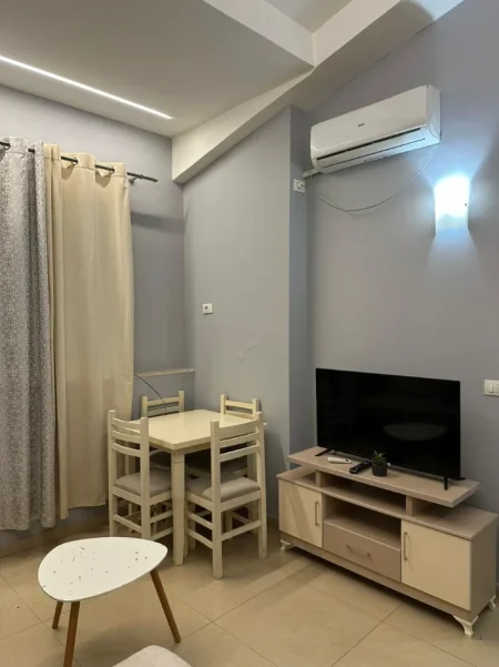 Tirane, jepet me qera apartament 1+1+Ballkon Kati 6, 55 m² 43000 Leke (Rruga Rrapo Hekali)