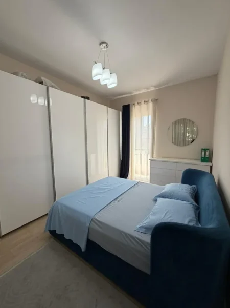 Tirane, jepet me qera apartament 2+1 Kati 2, 880 € 