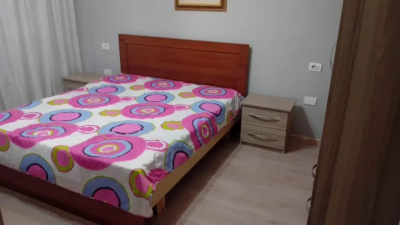 Tirane, jepet me qera apartament 2+1 Kati 1, 85 m² 380 € (Rruga Agush Gjergjevica)