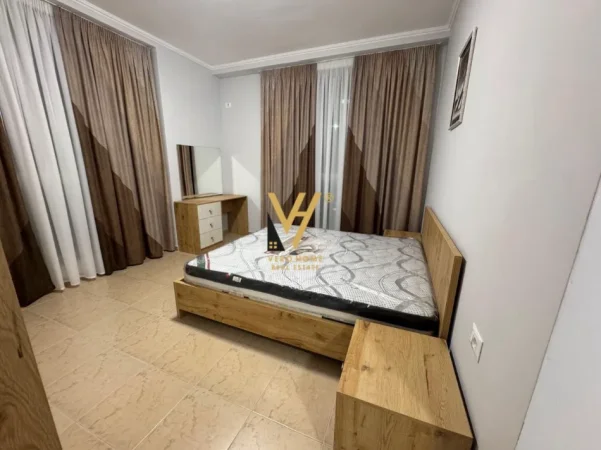 Tirane, jepet me qera apartament 3+1+Ballkon Kati 1, 122 m² 1.050 € (STACIONI I TRENIT)