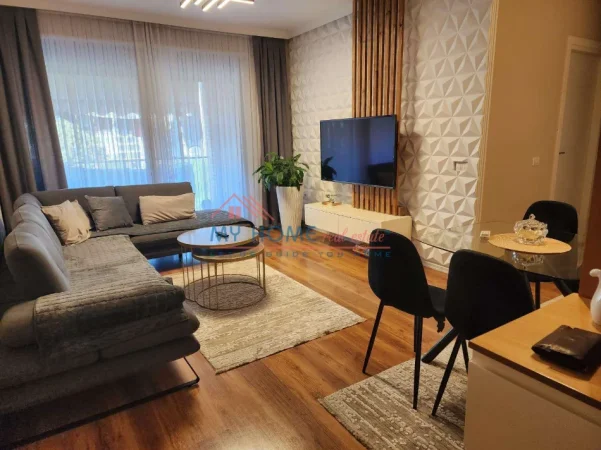 Tirane, jepet me qera apartament 2+1+Ballkon Kati 5, 100 m² 1.000 € (Don Bosko)