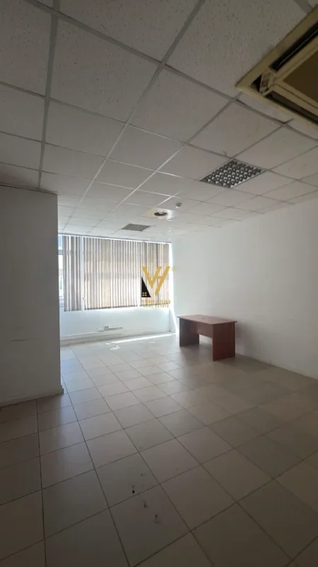 Tirane, jepet me qera ambjent biznesi Kati 1, 500 m² 7.000 € (BLLOK)