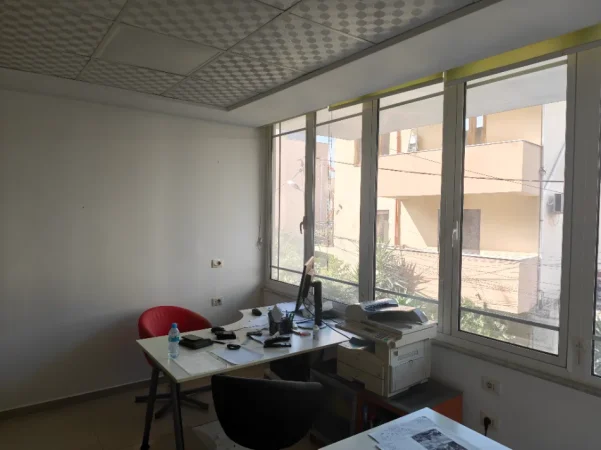 Tirane, shitet garsonier Kati 1, 42 m² 103.000 € (Rruga Myrteza Topi)