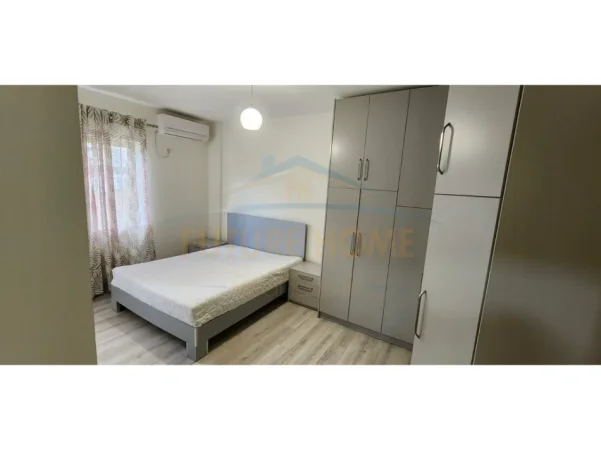 Tirane, shitet apartament 2+1+Aneks+Ballkon Kati 4, 100 m² 250.000 € (Kopshti Zoologjik)