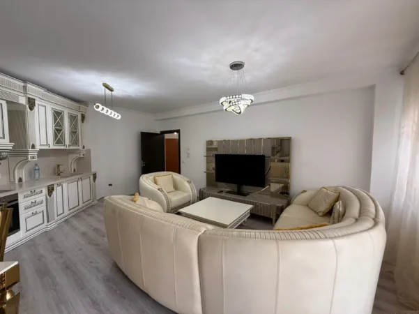 Tirane, jepet me qera apartament 2+1+Aneks+Ballkon Kati 3, 110 m² 500 € (misto mame)