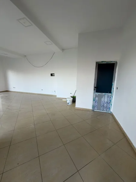 Tirane, shitet ambjent biznesi Kati 1, 46 m² 93.500 € (Rruga Kastriotët)