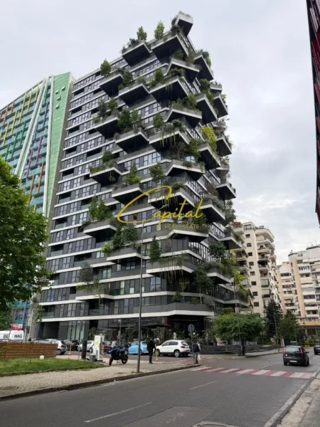 Tirane, jepet me qera zyre Kati 7, 150 m² 5.000 € (REZIDENCA VERTICAL FOREST)