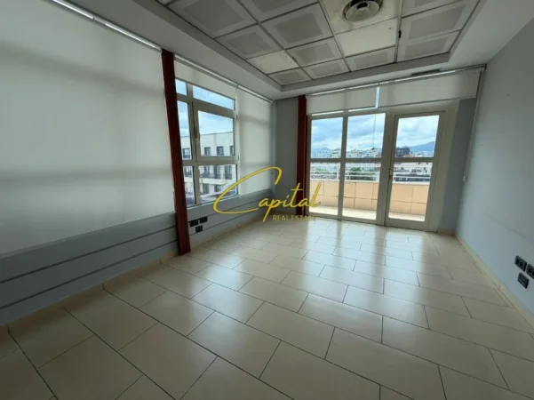 Tirane, jepet me qera zyre Kati 9, 450 m² 6.000 € (RRUGA E KAVAJES)