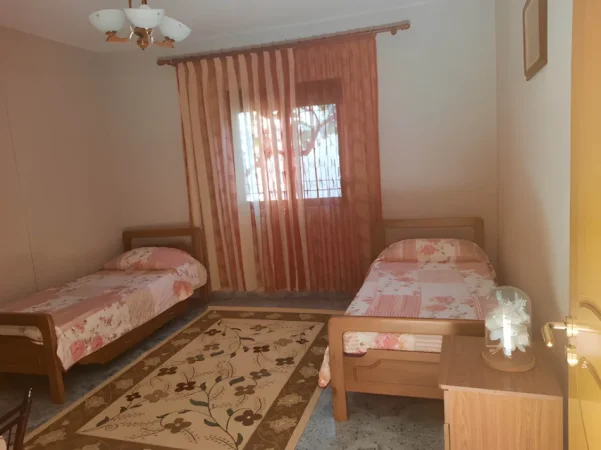 Tirane, jepet me qera apartament 2+1+Ballkon , 90 m² 450 € (Astir)