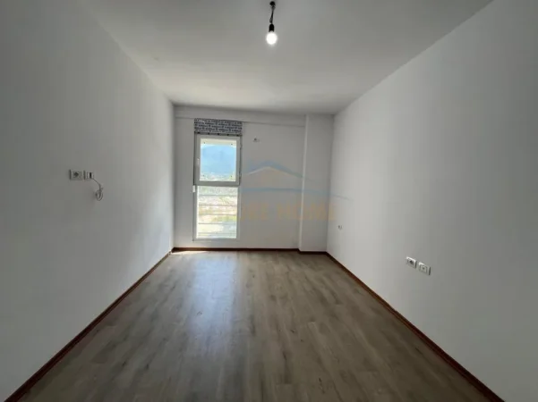 Tirane, jepet me qera apartament 2+1 Kati 4, 95 m² 430 € (5 Maj)