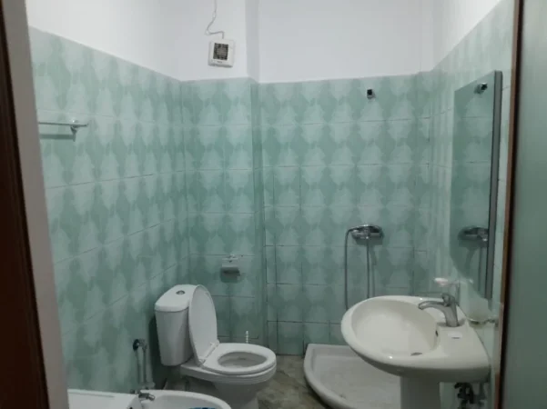 Tirane, jepet me qera apartament 2+1 Kati 4, 96 m² 400 € (ASTIR)