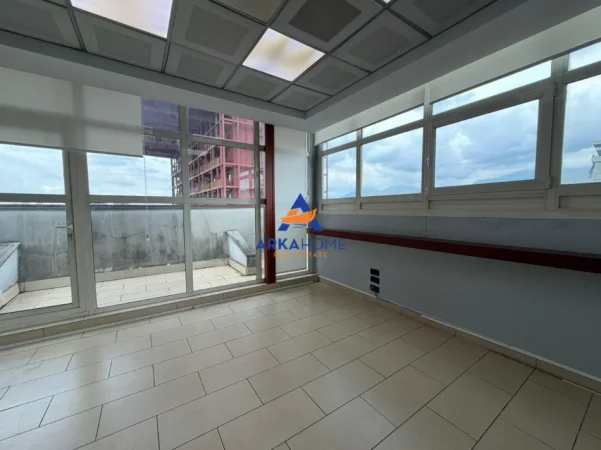 Tirane, jepet me qera zyre Kati 9, 450 m² 6.000 € 