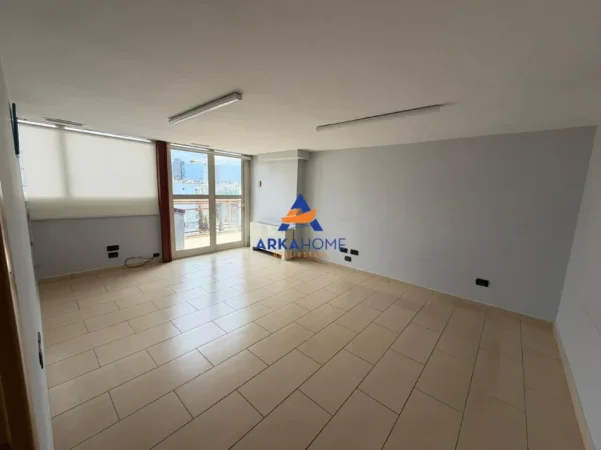 Tirane, jepet me qera zyre Kati 9, 450 m² 6.000 € 