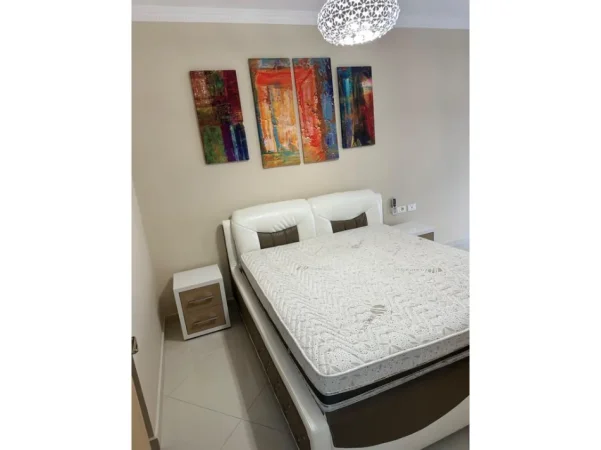 Tirane, jepet me qera apartament 3+1 Kati 1, 142 m² 1.500 € (Kodra e Diellit 1,)