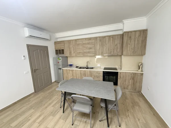 Tirane, jepet me qera apartament 1+1+Ballkon Kati 1, 65 m² 580 € 