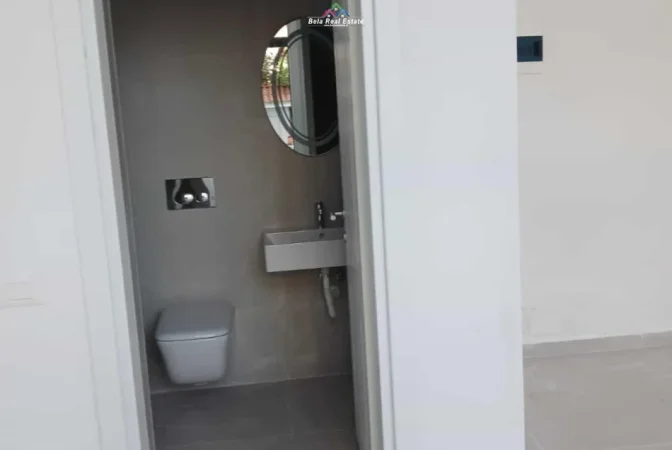 Tirane, jepet me qera dyqan Kati 0, 30 m² 800 € (jordan misja)