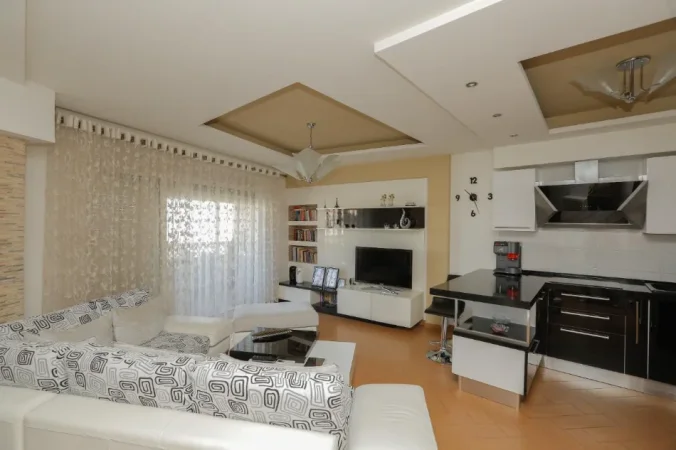 Tirane, jepet me qera apartament 3+1 Kati 2, 150 m² 750 € (Don Bosko)