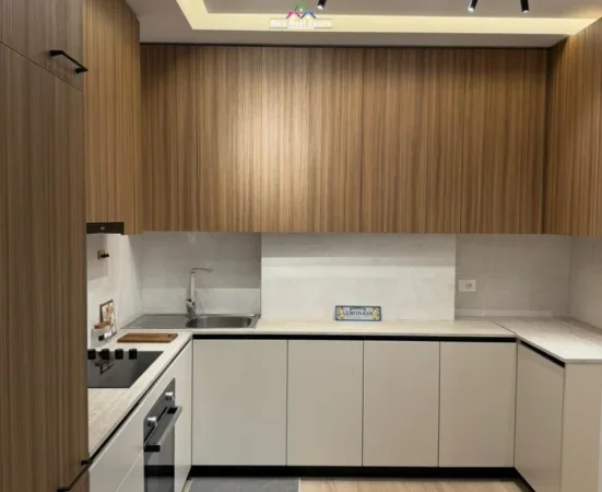 Tirane, jepet me qera apartament 1+1 Kati 3, 70 m² 750 € (Rruga Hysni Gerbolli)