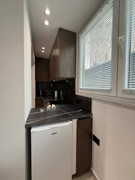 Jap me qera ditore ,javore ,garsoniere te 21 Dhjetori mozaiku Kati 1, 50  m² (21 dhjetori)