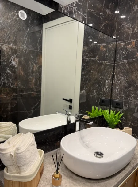 ✨Apartament luksoz Jepet me qera ditore ,javore  21 Dhjetori Kati 1, 40m² (Rruga Mihal Ciko)