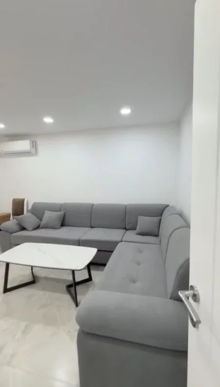 Tirane, jepet me qera apartament 2+1 Kati 2, 90 m² 600 € (QSUT)