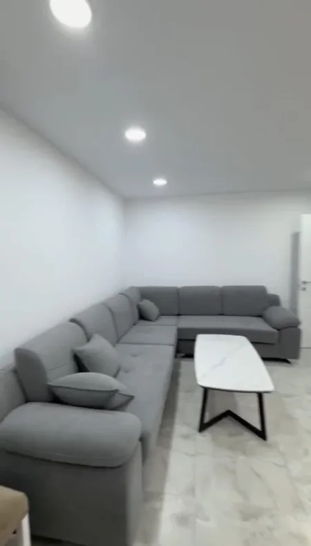 Tirane, jepet me qera apartament 2+1 Kati 2, 90 m² 600 € (QSUT)