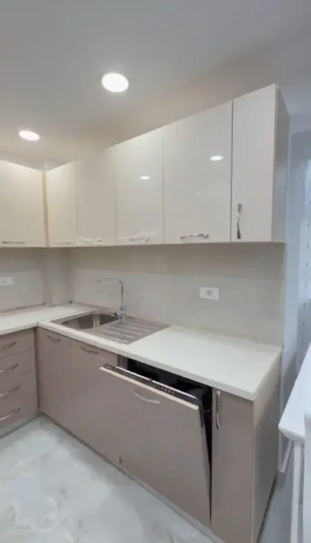 Tirane, jepet me qera apartament 2+1 Kati 2, 90 m² 600 € (QSUT)