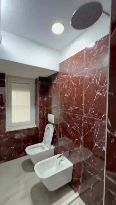 Tirane, jepet me qera apartament 2+1 Kati 2, 90 m² 600 € (QSUT)