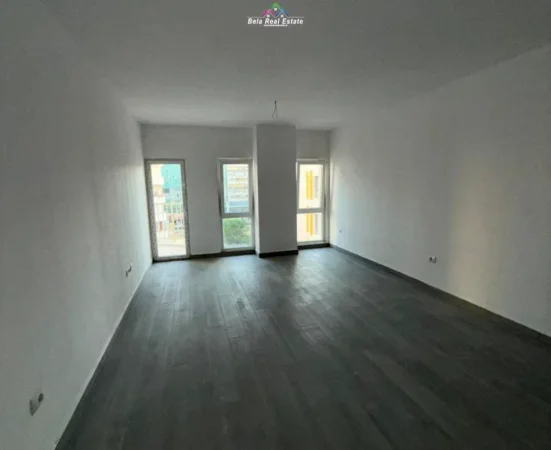 Tirane, jepet me qera zyre Kati 5, 73 m² 580 € (zogu i zi)