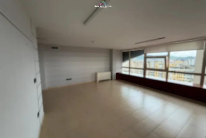 Tirane, jepet me qera zyre Kati 9, 450 m² 6.000 € (rruga e kavajes)