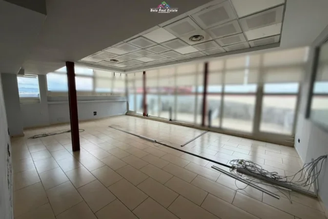 Tirane, jepet me qera zyre Kati 9, 450 m² 6.000 € (rruga e kavajes)