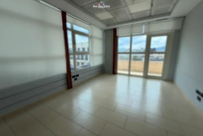 Tirane, jepet me qera zyre Kati 9, 450 m² 6.000 € (rruga e kavajes)