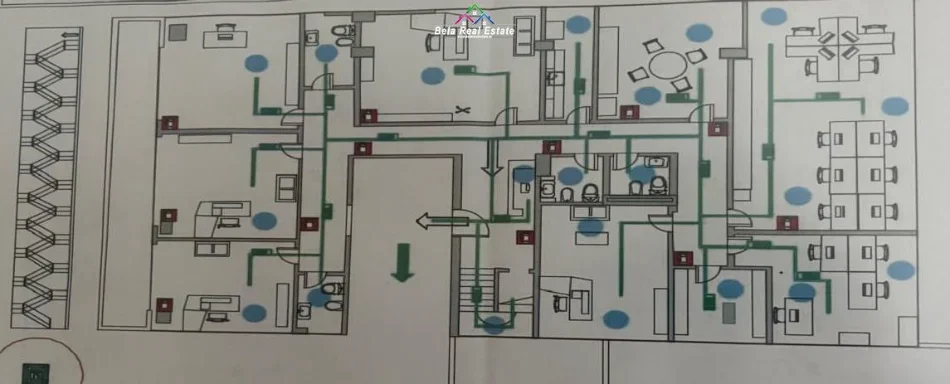 Tirane, jepet me qera zyre Kati 9, 450 m² 6.000 € (rruga e kavajes)