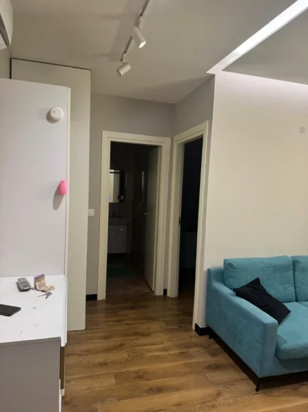 Tirane, jap me qera apartament 1+1+Ballkon Kati 3, 70 m² 550 € (Rezidenca Alba)