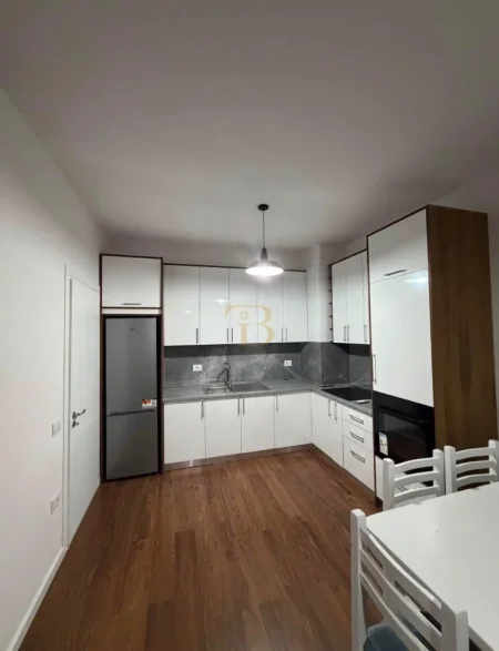 Tirane, jepet me qera apartament 1+1 Kati 3, 75 m² 45.000 € 