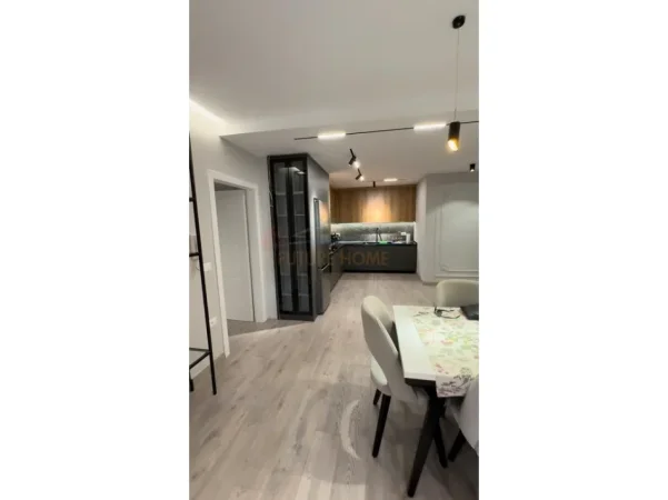 Tirane, shitet apartament 2+1 Kati 5, 122 m² 165000€ (Fresk)