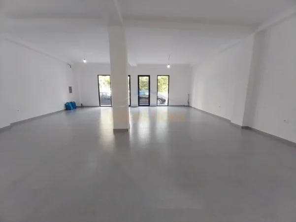 Tirane, shitet ambjent biznesi , 109 m² 315.000 € (21 Dhjetori)