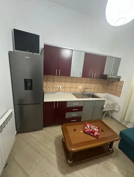 Tirane, jepet me qera apartament 1+1 Kati 0, 35 m² (Rr Fuat Toptani)