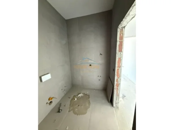 Tirane, shitet apartament 1+1 Kati 8, 67 m² 206.000 € (Square21,Rruga e Kavajes,)