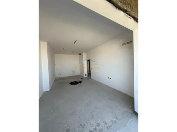 Tirane, shitet apartament 1+1 Kati 8, 67 m² 206.000 € (Square21,Rruga e Kavajes,)
