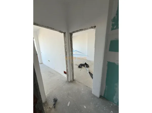 Tirane, shitet apartament 1+1 Kati 8, 67 m² 206.000 € (Square21,Rruga e Kavajes,)