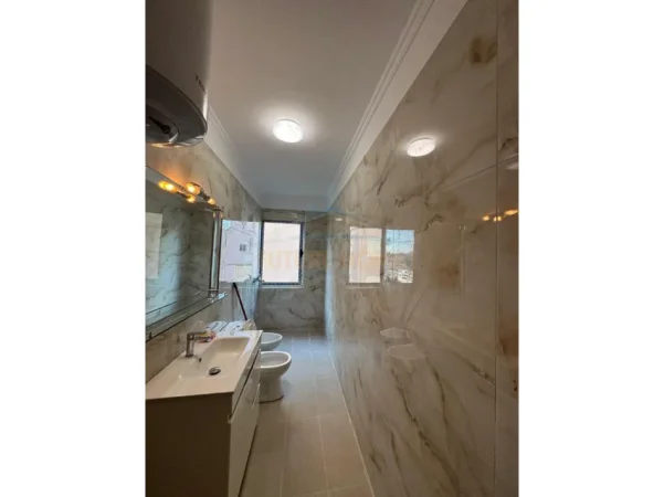 Tirane, shitet apartament 2+1 Kati 1, 88 m² 135.000 € (Fresku)