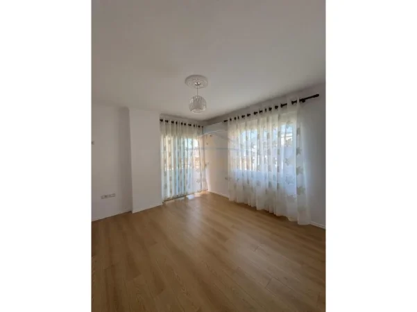 Tirane, shitet apartament 2+1 Kati 1, 88 m² 135.000 € (Fresku)