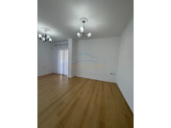 Tirane, shitet apartament 2+1 Kati 1, 88 m² 135.000 € (Fresku)