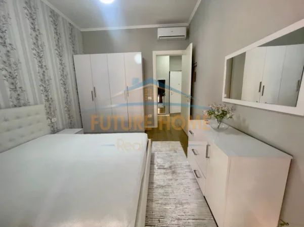 Tirane, jepet me qera apartament 1+1+Ballkon+Post Parkimi,  Kati 5, 70 m² 830 € (Kompleksi Deliorgji)
