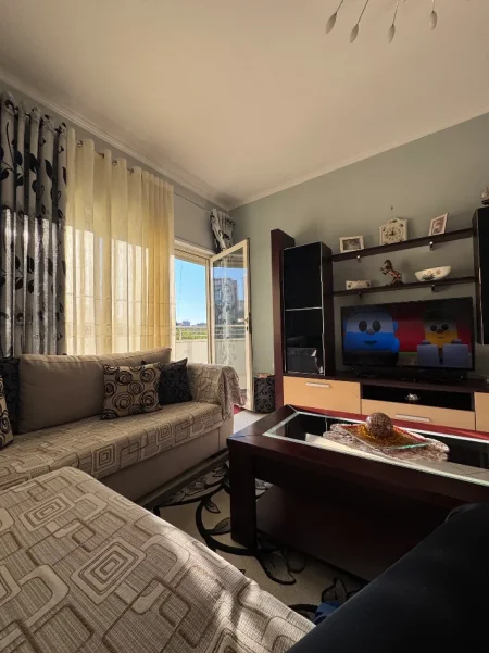 Tirane, jepet me qera nga Pronari, pa-komision apartament 2+1+Aneks+Ballkon Kati 2, 105 m² 1.100 € (Shyqyri Brari)